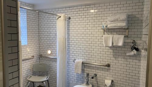 ADA Standard Queen Room