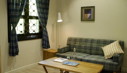 Apartment with Garden View