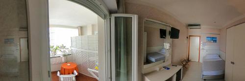 Superior Single Room with Side Sea View