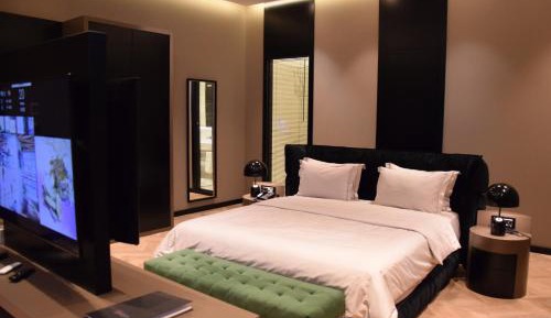 Deluxe King Suite