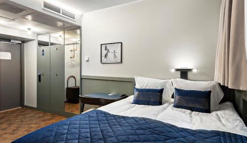 Standard Queen Room
