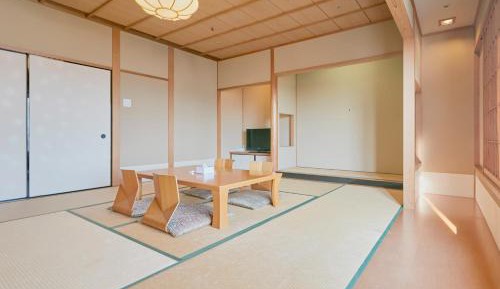 Deluxe Japanese-Style Room