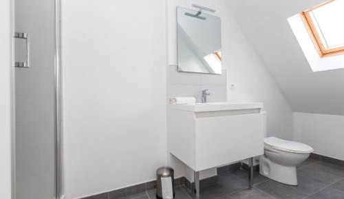 Studio (2 Adults)