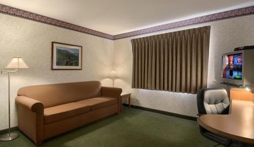 Suite 1 King Bed with Kitchen - Non Smoking