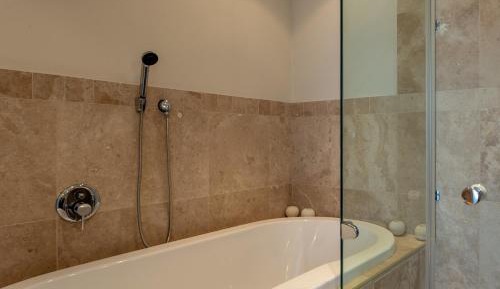 Family Suite with Balcony -Kylemore 302