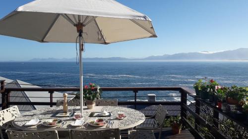 Deluxe Double Room with Balcony and Sea View