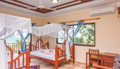 Double Room with Balcony and Sea View
