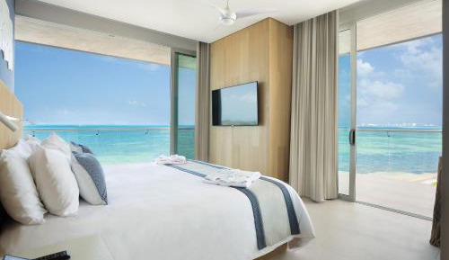 Preferred Club Master Suite Ocean Front 