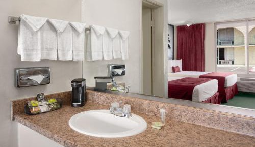 Queen Room with Two Queen Beds - Non-Smoking
