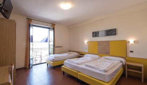 Triple Room  with Balcony or Terrace