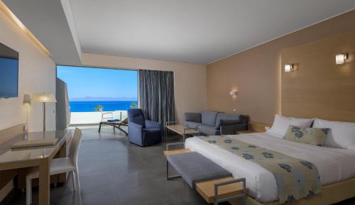 Family Room with Sea View