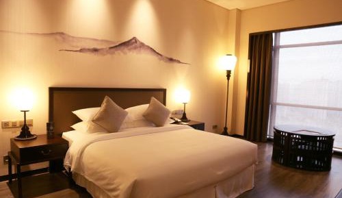 Standard Queen Room - Non Smoking Non Wine Vegetarian, marriage certificate is required if accommodating with heterosexual 