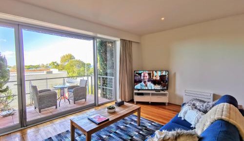 Apartment with Garden View