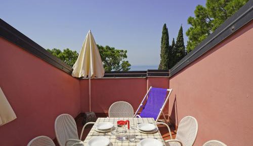 One-Bedroom Apartment Comfort with Balcony or Terrace