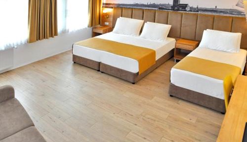Deluxe Family Room