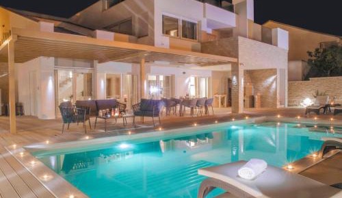 Deluxe Villa