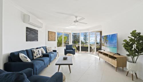 Three-Bedroom Deluxe Apartment with Air-conditioning