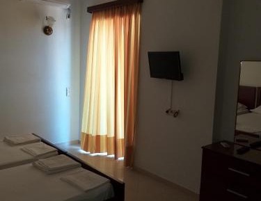 Economy Triple Room