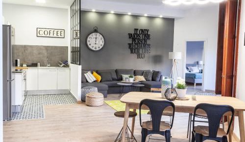 Deluxe Apartment