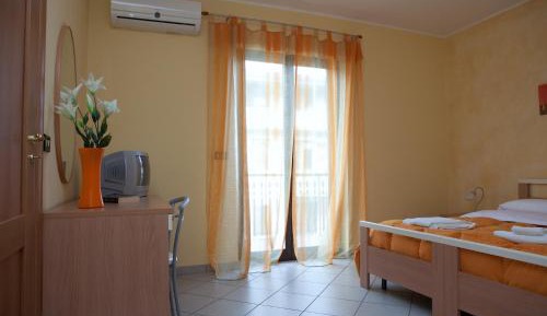 Triple Room with Balcony