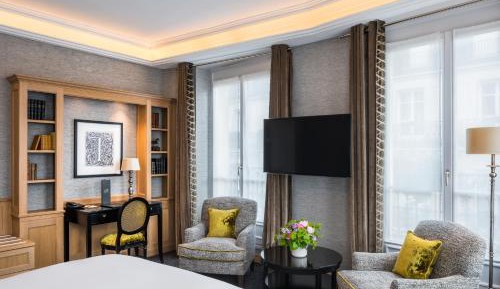 Deluxe King Suite