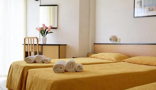 Economy Triple Room