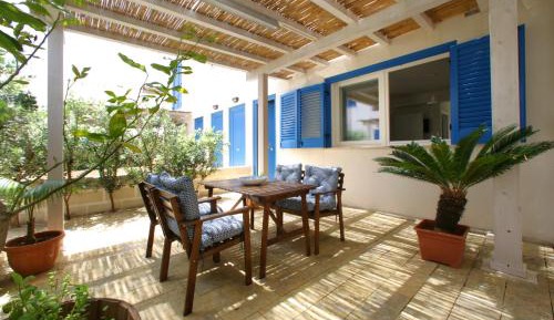 Apartment with Garden View