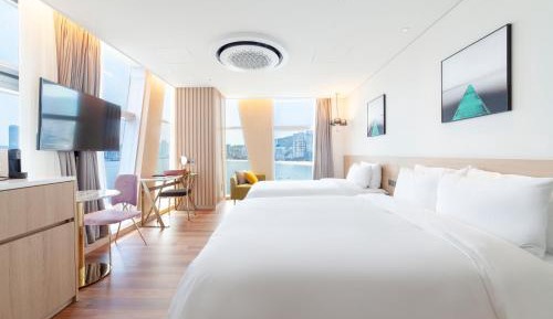 Suite Ocean Twin Room