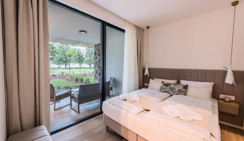 Deluxe Apartment with Garden and Sauna