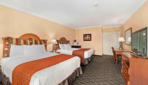 Standard Queen Room with Two Queen Beds