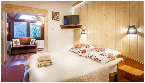 Triple Room with Private Bathroom