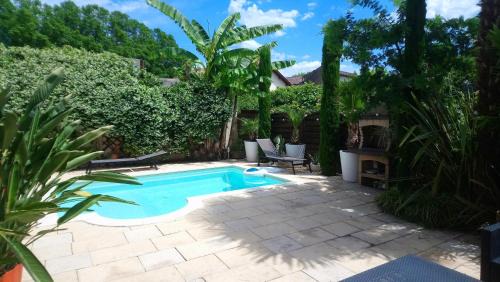 Double Room with Pool View