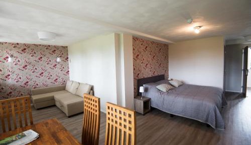 Family Room (4 Adults)