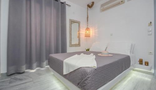 Double Room with Street View