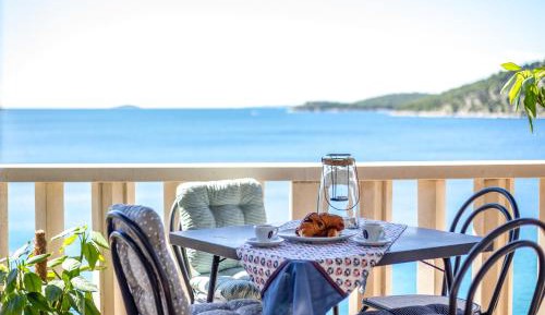 Studio Apartment with Sea View