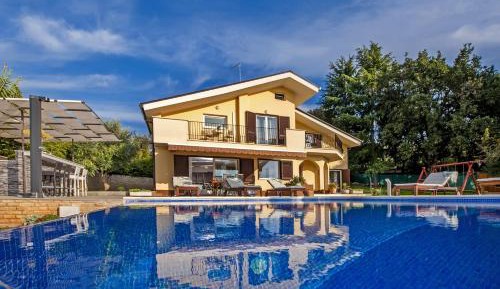 Deluxe Villa