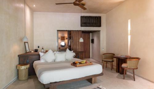 Ground floor Jungle View Suite