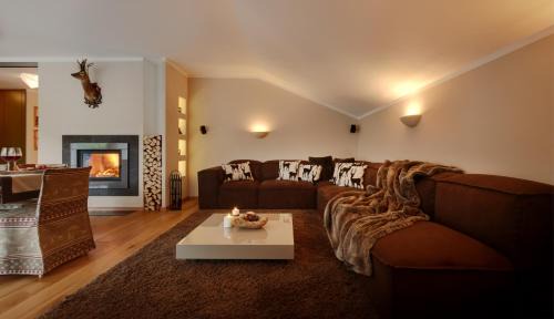 Luxury Three-Bedroom Apartment
