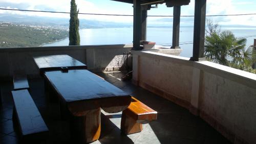 One-Bedroom Apartment with Terrace and Sea View