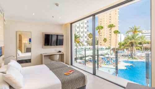 Junior Suite with Pool View