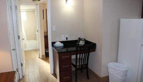 Queen Suite with Two Queen Beds and Beach Canal View - Ground Floor