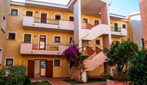  One-Bedroom Apartment with Balcony (2 Adults)