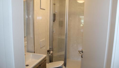 Deluxe Double Room with Shower