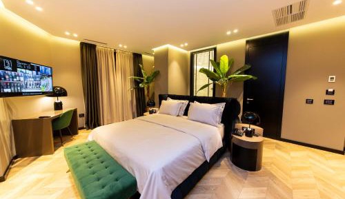 Superior King Suite with Terrace