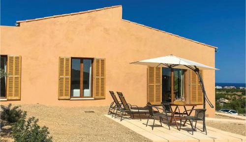One-Bedroom Holiday Home