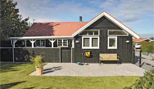 Three-Bedroom Holiday Home 