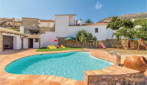 Four-Bedroom Holiday Home