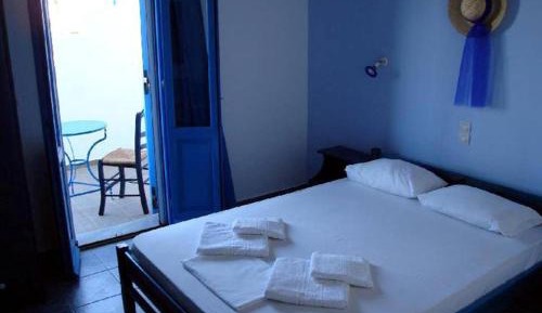 One-Bedroom Apartment with Sea View