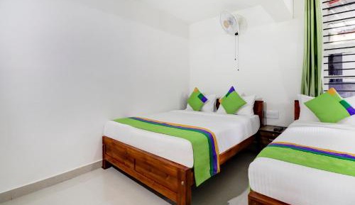 Deluxe Room With Coffee Table