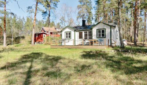 One-Bedroom Holiday Home